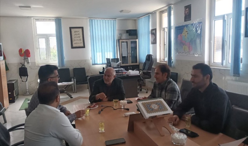 بازدید فرماندار از اداره‌ منابع‌طبیعی و آبخیزداری شهرستان فریدن