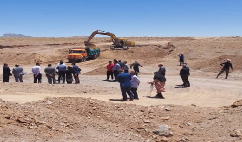 بند خاکی شهر تودشک شهرستان کوهپایه اصفهان به بهره برداری رسید