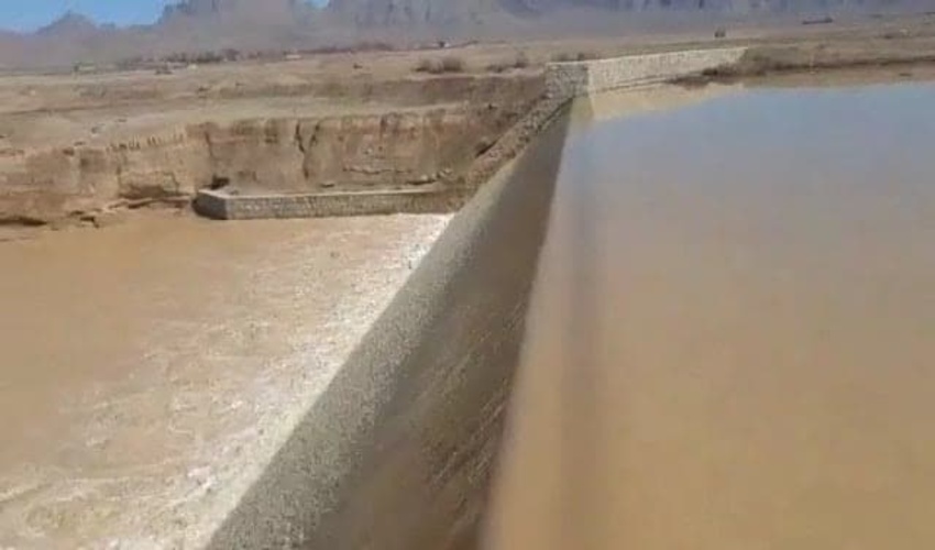 لطف خدا، بارش‌ها و سرریز آب بند‌ها