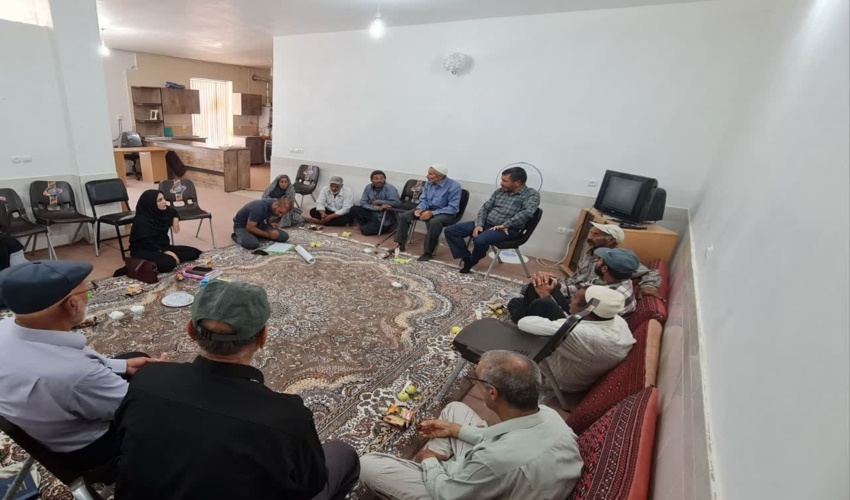 کلاس توجیهی بهره برداران منابع طبیعی در روستاهای شهرستان شاهین شهر و میمه از طرح های مرتعداری