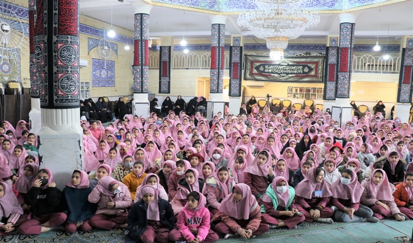 پویش هر مدرسه یک نهالستان در مدرسه دخترانه شهید حسن زارع زاده اصفهان