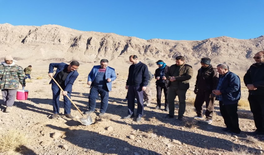 مشارکت روستائیان ویدوجا در کاشان در اجرای طرح مردمی کاشت یک میلیارد درخت در کشور