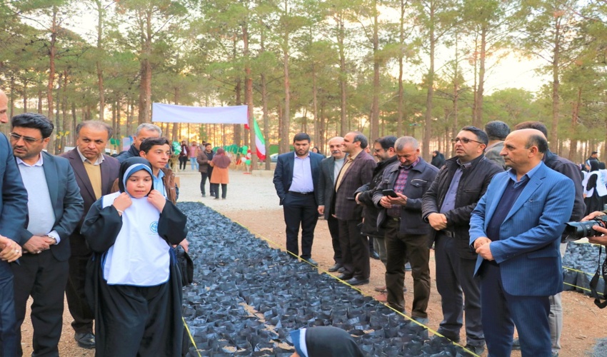 آغاز عملیات اجرایی احداث بزرگترین نهالستان دانش آموزی کشور در اصفهان