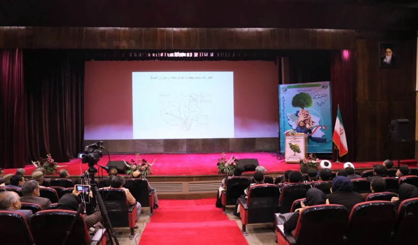 برگزاری آئین بزرگداشت هفته منابع طبیعی و آبخیزداری در اصفهان