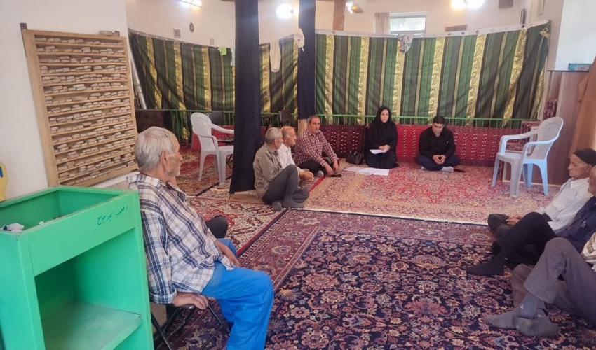 جلسات آموزشی و ترویجی ویژه روستائیان طره و برزرود نطنز