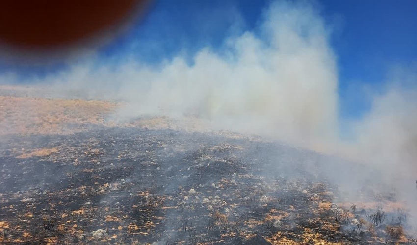 حریق 4 هکتاری در مراتع شهرستان بوئین و میاندشت
