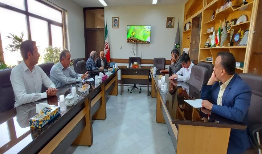 بررسی طرح مردمی کاشت یک میلیارد درخت با حضور ناظر تشکل های مردمی در اصفهان