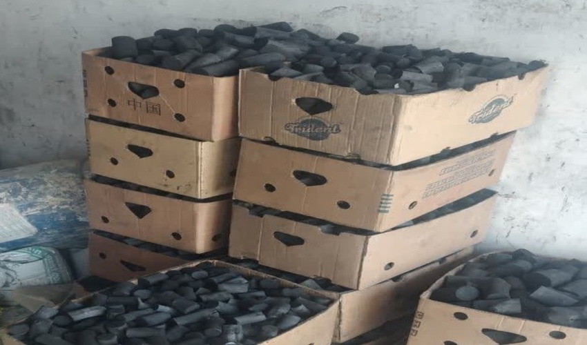 کشف و ضبط بیش از ۲۰۰ کیلوگرم زغال  بلوط قاچاق در خمینی شهر