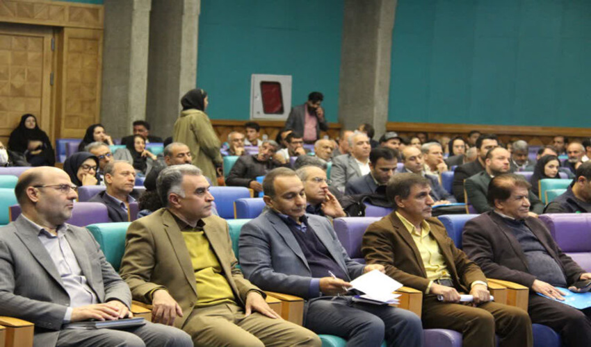 فرسایش خاک در اصفهان 5/7 برابر میانگین جهانی است