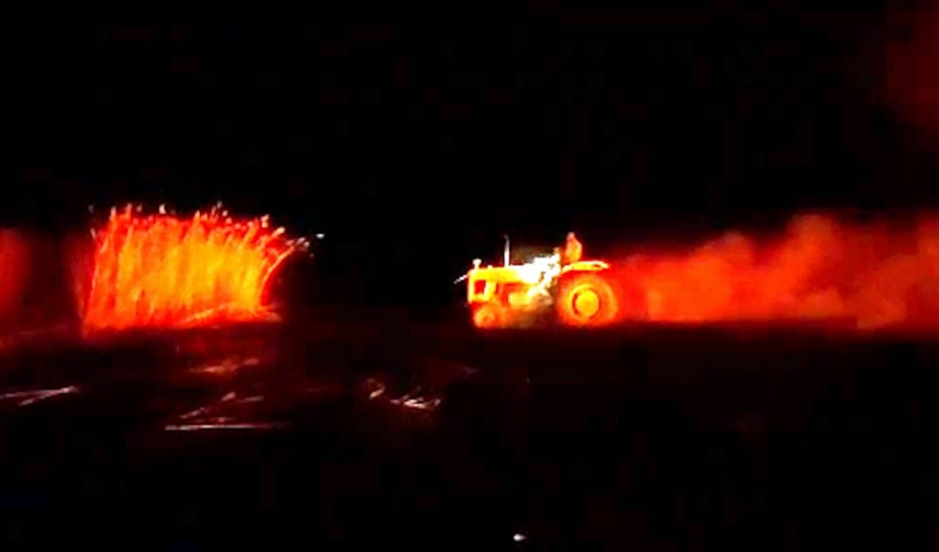 مهار حریق گسترده در نیزار‌های شهرستان برخوار اصفهان