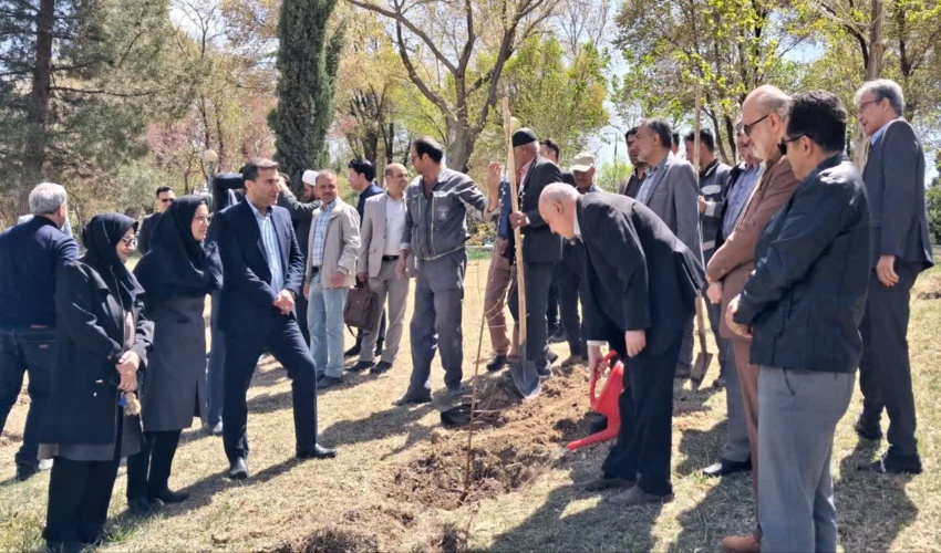 مشارکت اساتید و دانشجویان دانشگاه علوم پزشکی اصفهان در پویش نهال امید